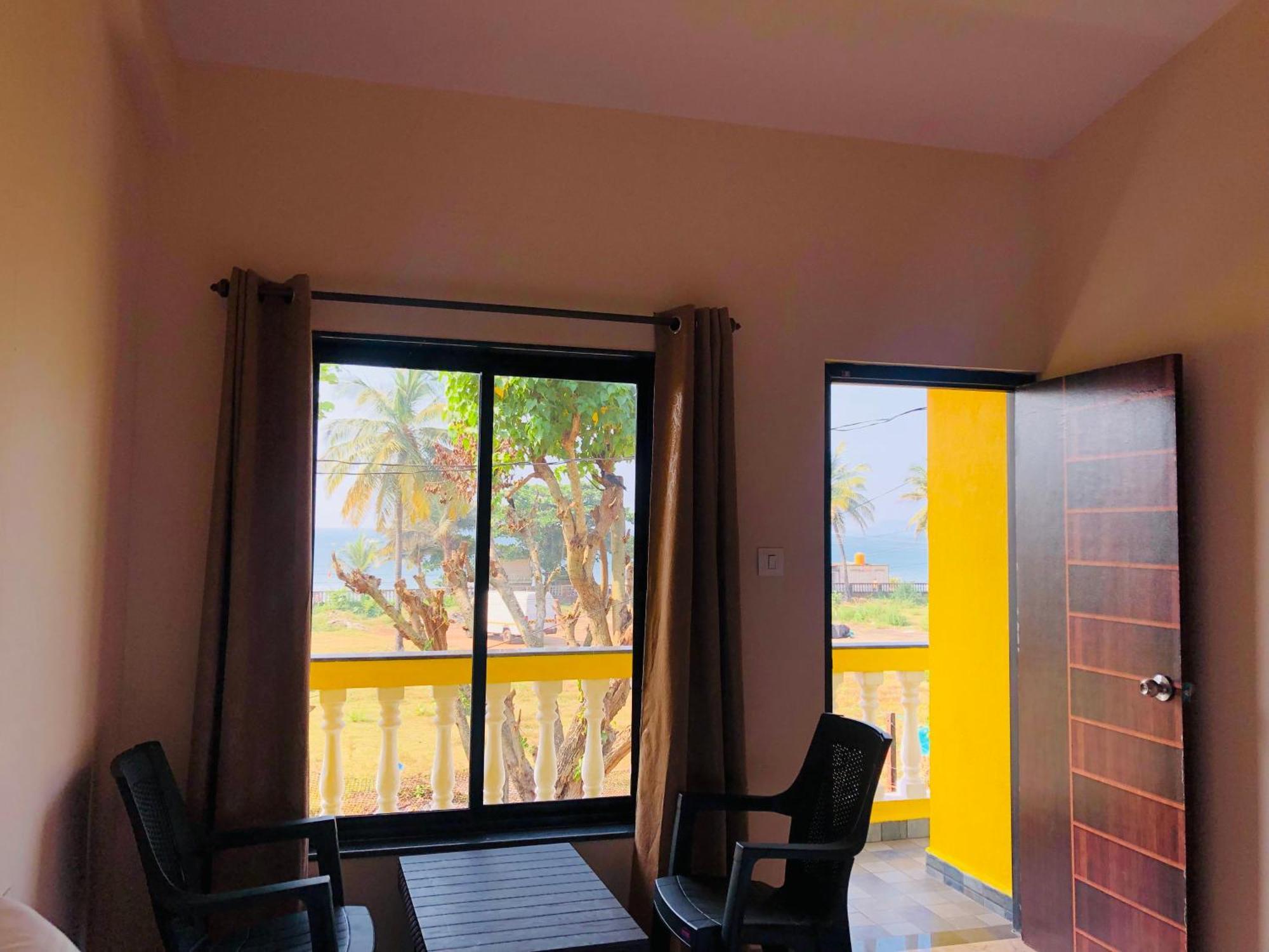 Nelis Guest House Bogmalo Exterior photo
